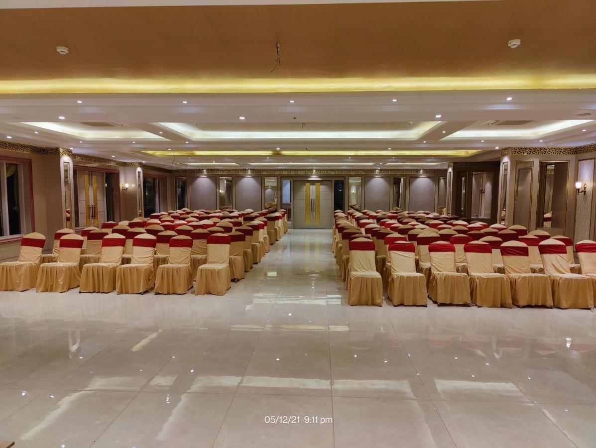Mds Royal Resort Tulsipur Extérieur photo
