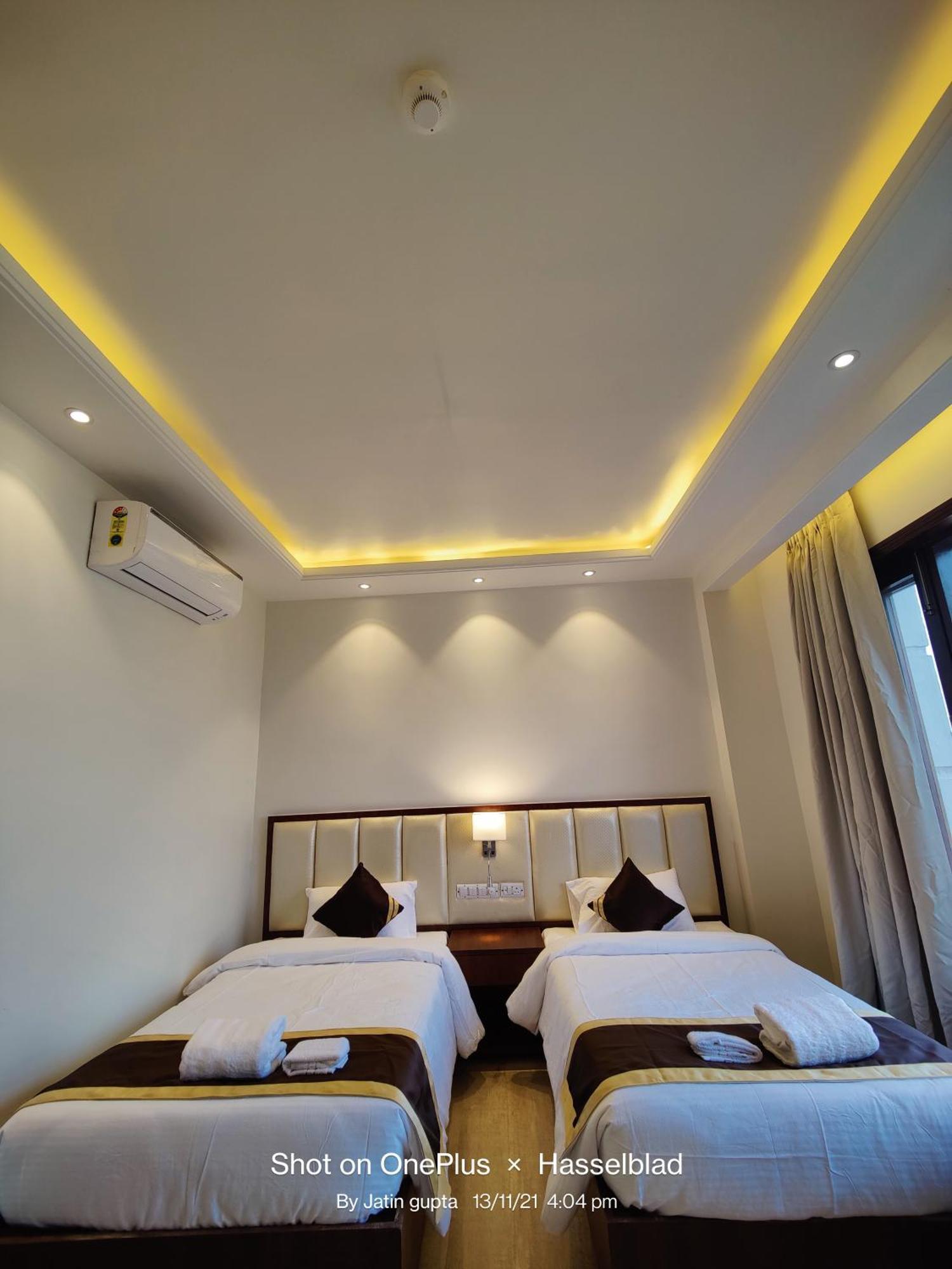 Mds Royal Resort Tulsipur Extérieur photo